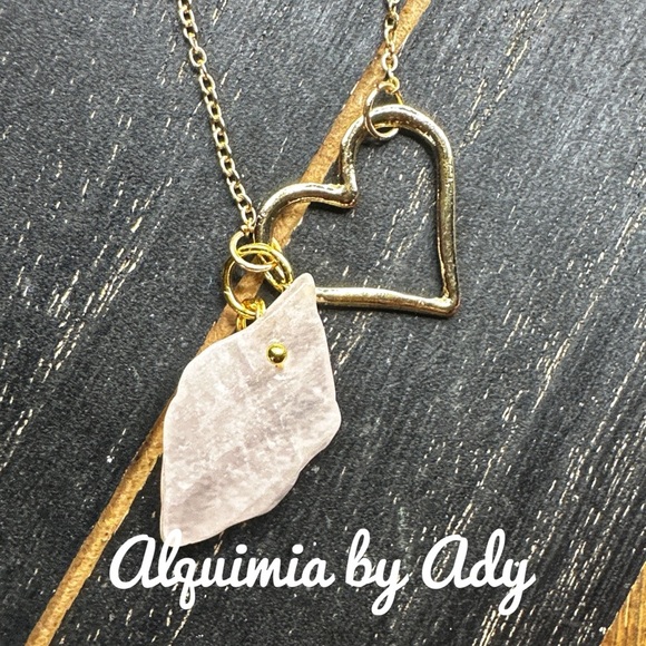 GOLD HEART PINK QUARTZ DAINTY CHOKER NECKLACE - Picture 1 of 1